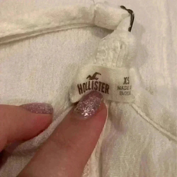 ⭐️ White hollister tank top - Picture 4 of 4